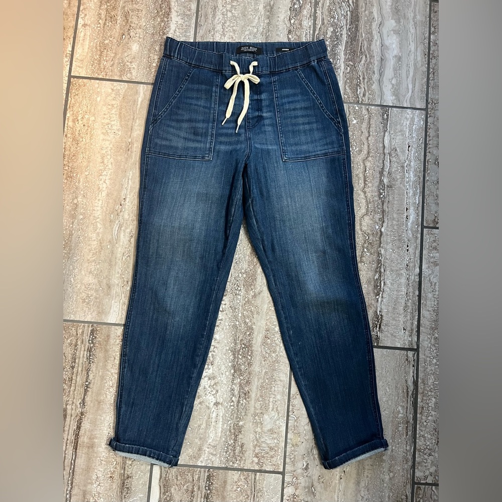 Like new, JUDY BLUE ‘Ready For It’ Size 11 Jean joggers